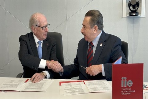 HACU signs MOU with the Institute of International Education