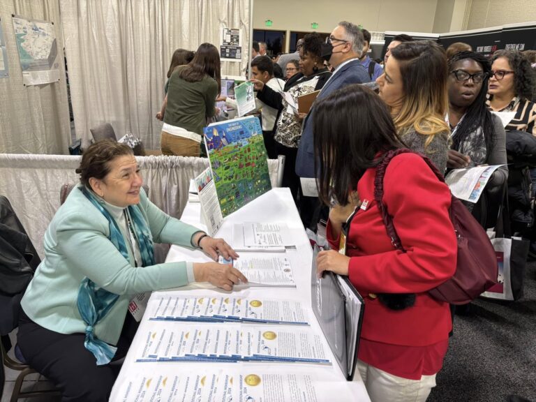 exhibitor-table-annual-conference